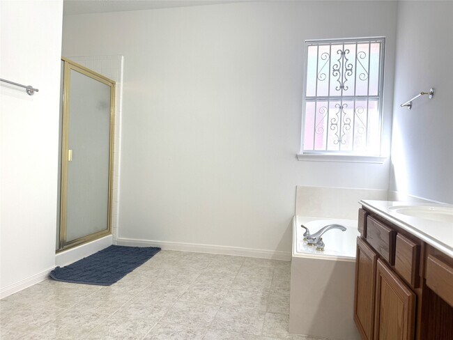 Building Photo - 6611 Sunrise Valley Ln