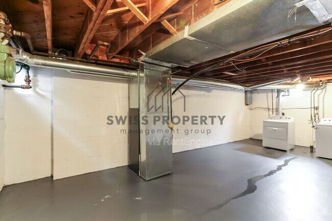 Building Photo - 4187 Indianola Ave