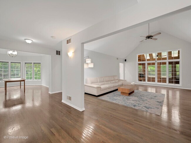 Building Photo - 911 Red Fox Ln
