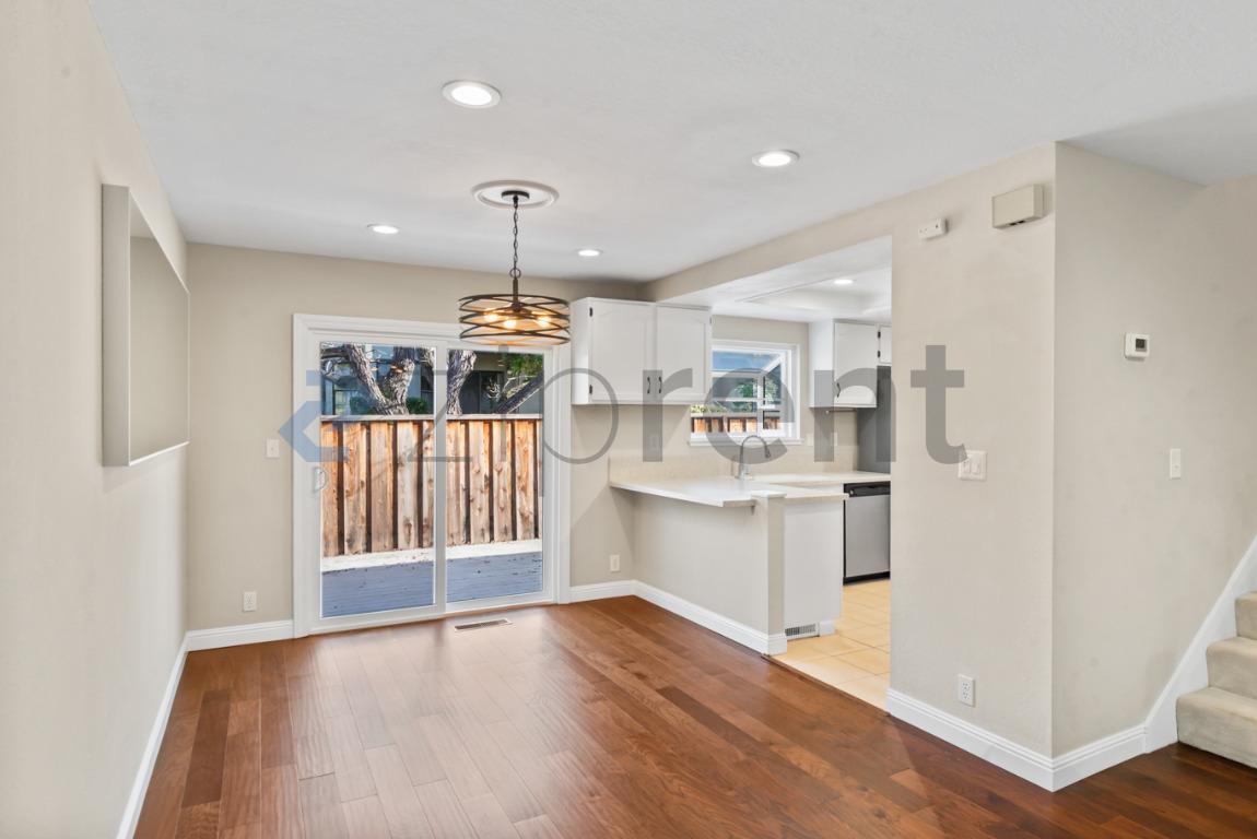 Building Photo - Unit