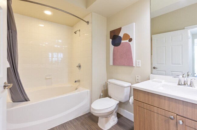 Building Photo - 1449 Main St