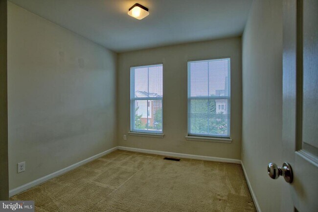 Building Photo - 9612 Stockwell Ln