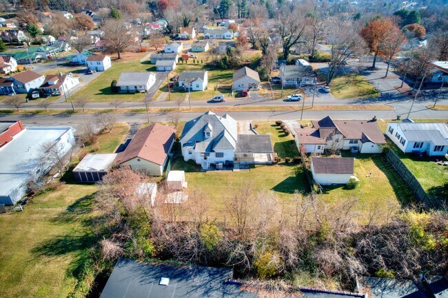 Building Photo - 1624 Edgemont Ave