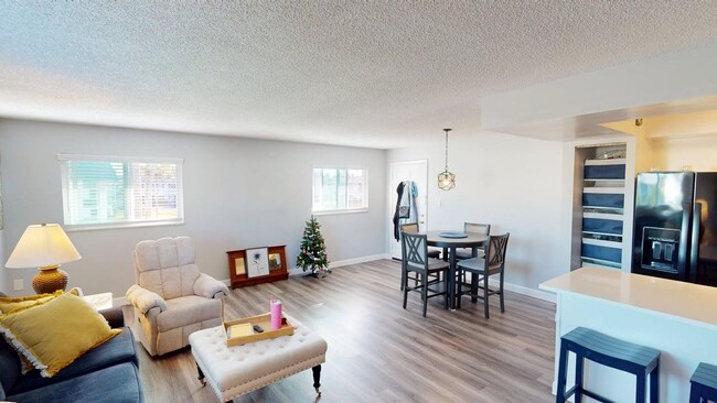 Building Photo - 105 47th Ave Dr W