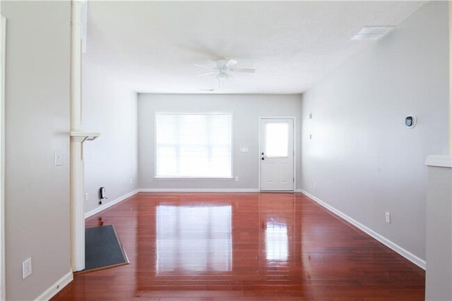 Building Photo - 2401 Oxwell Way
