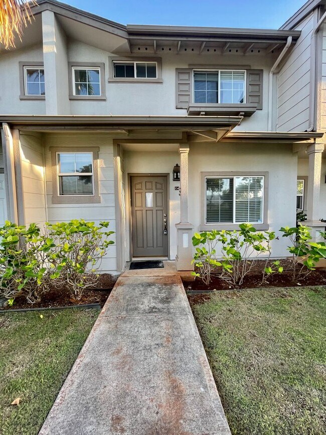 Building Photo - Ocen Pointe Potenial 3 Bedroom Home for Re...