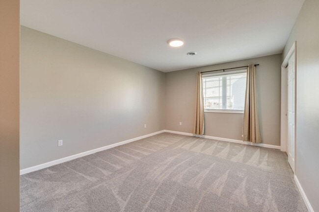 Building Photo - Gorgeous 3 br/2.5 bath Condo in Abingdon VA