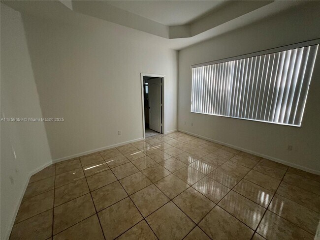 Building Photo - 2217 NE 41st Ave