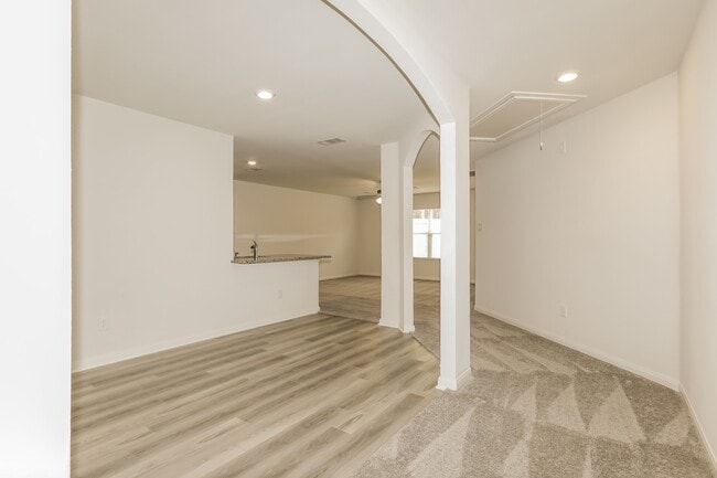 Building Photo - 26861 Steinbeck Dr