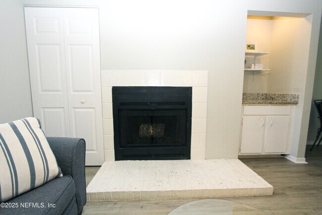 Building Photo - 10200 Belle Rive Blvd