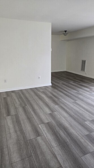 Building Photo - 7505 Riverdale Rd