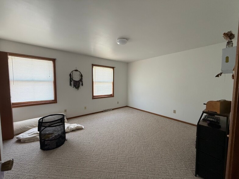 Building Photo - 211 Cherrywood Ln