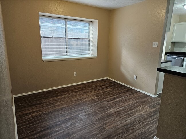 Building Photo - 2704 Orion Dr