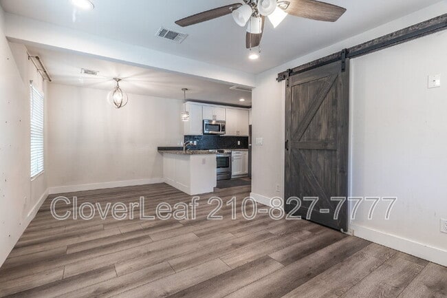 Building Photo - 139 Hansford St