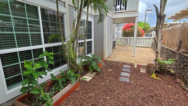 Building Photo - Downstair 2/1.5 Condo in South Kihei