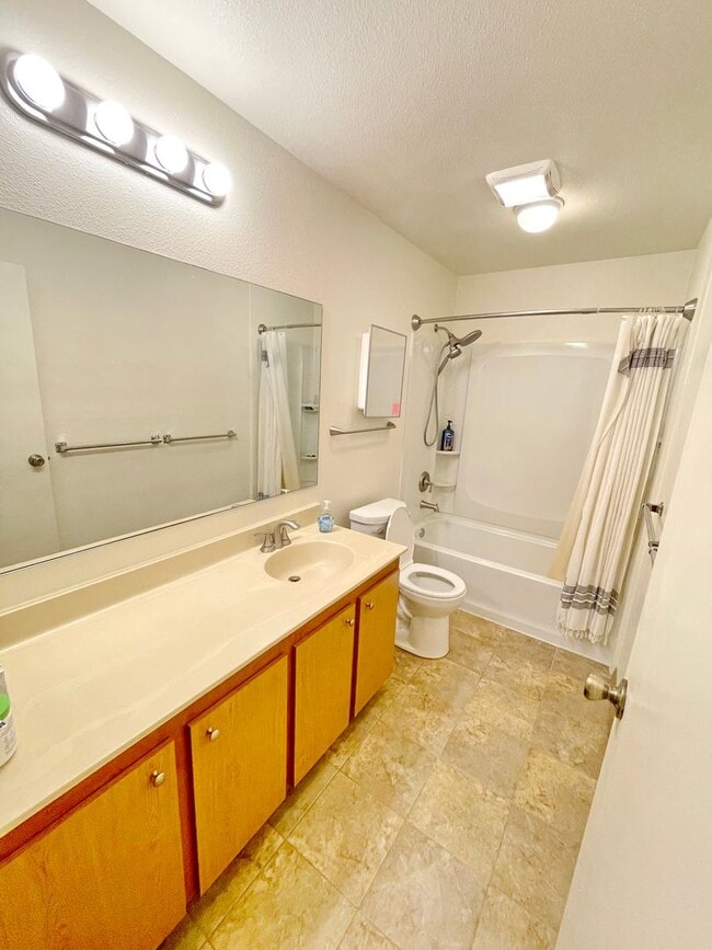 Building Photo - Haleakala Gardens - Furnished 3bed/2bath C...