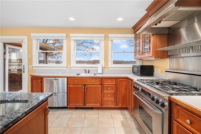 Building Photo - 14 Betty Hill Rd