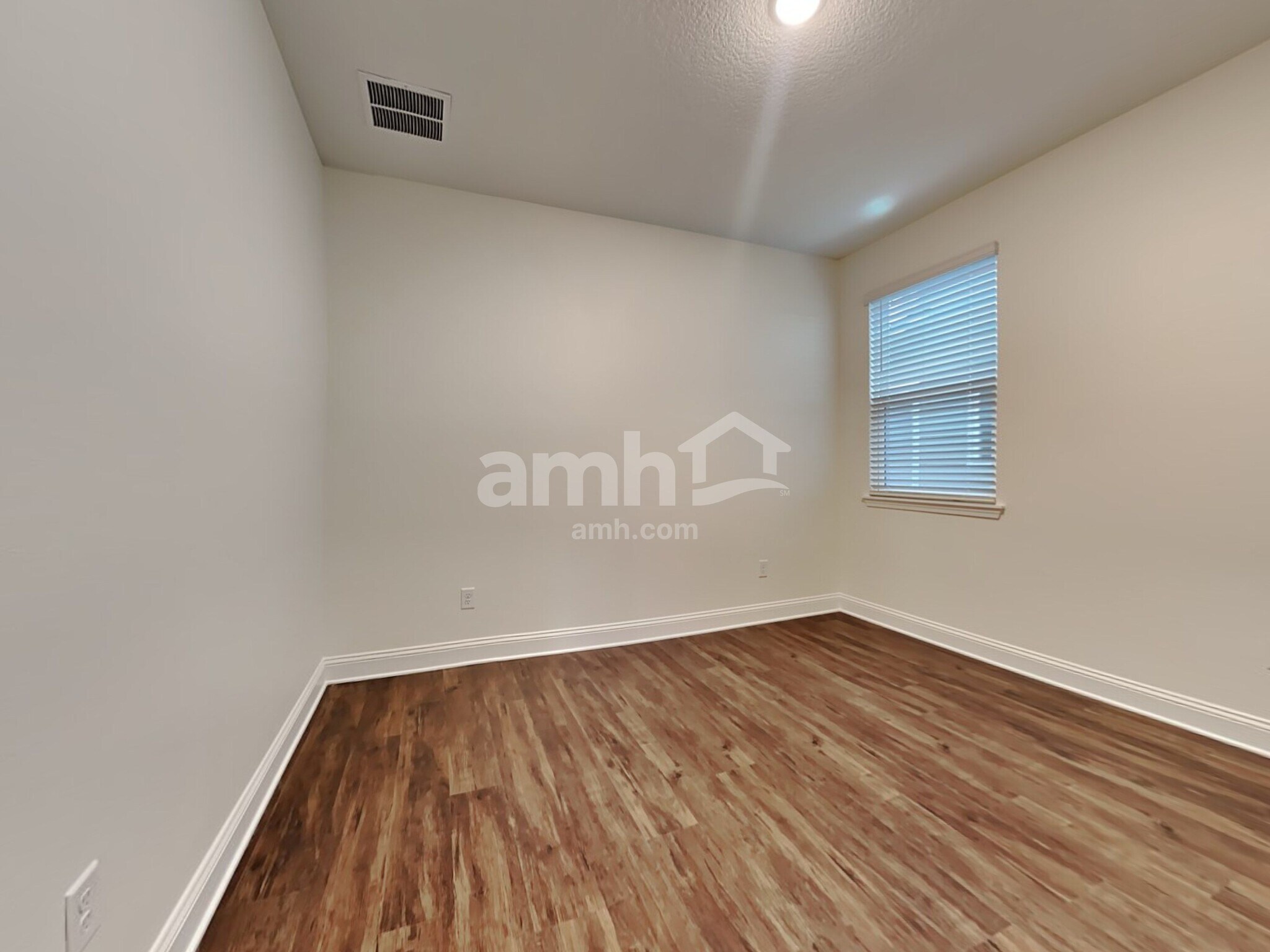 Building Photo - 389 Onate Cir