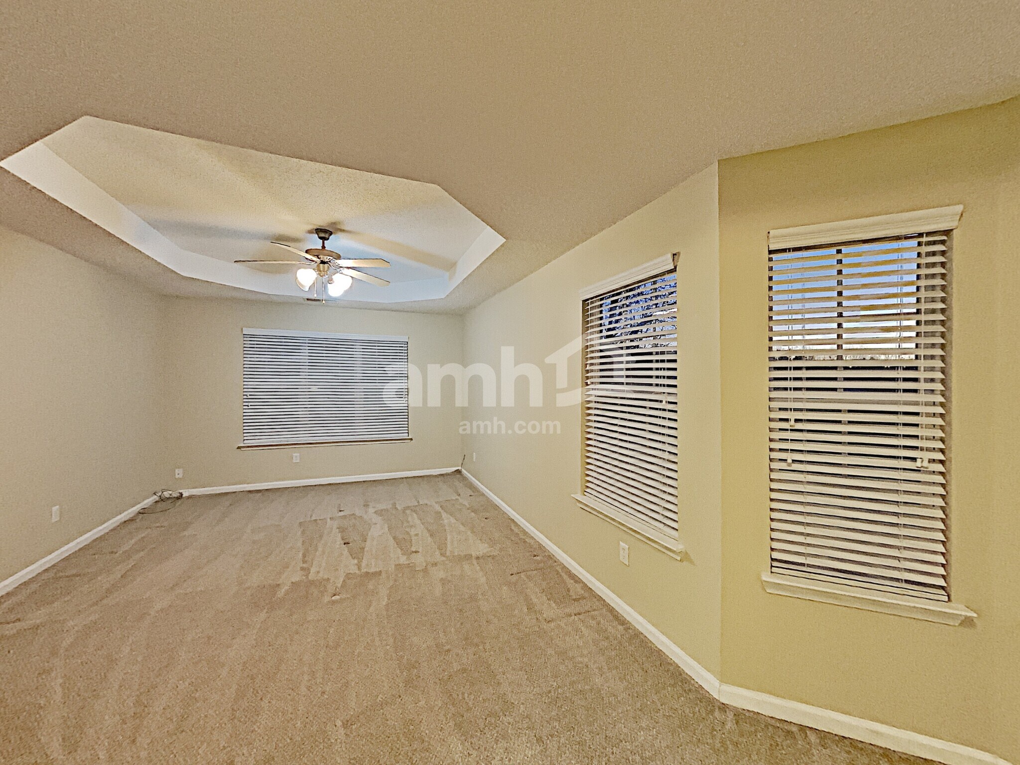 Building Photo - 466 Camella Cir