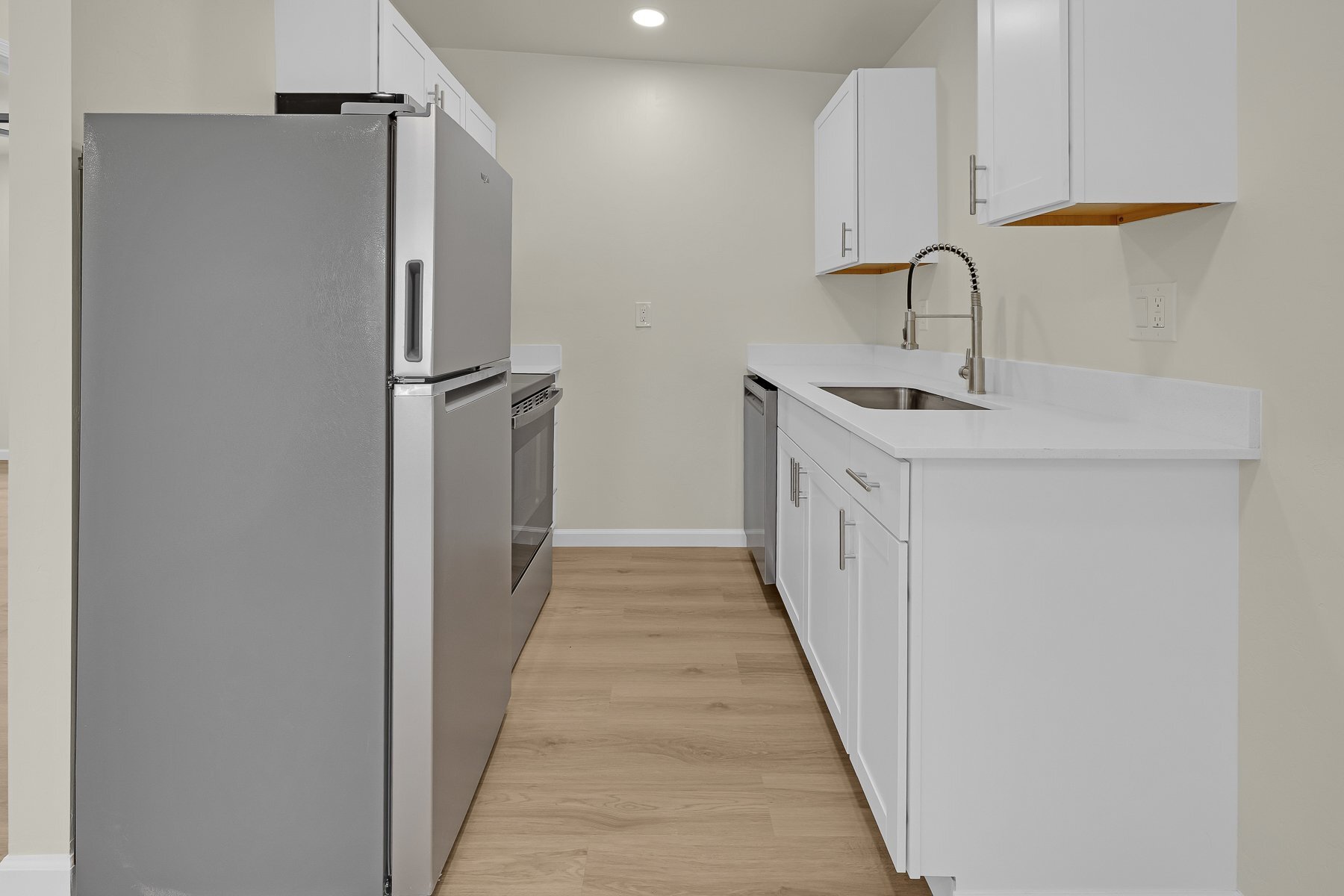 Building Photo - 207 E Valeska Rd
