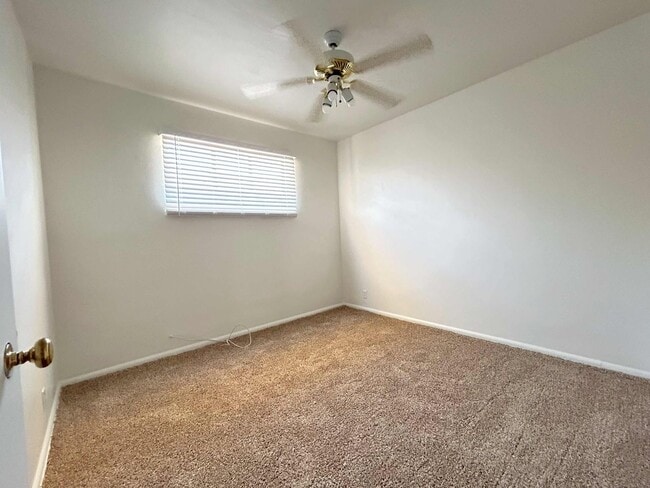 Building Photo - Highland Estates