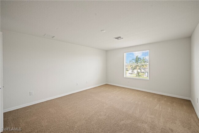 Building Photo - 4234 Bluegrass Dr