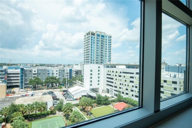 Building Photo - 1208 E Kennedy Blvd