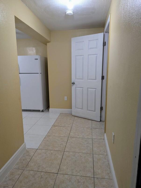 Building Photo - 664 W Melrose Cir