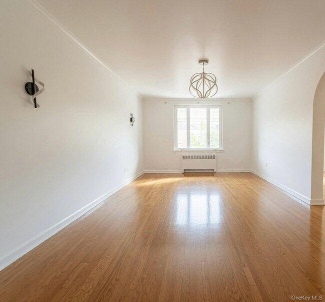 Building Photo - 1080 Rhinelander Ave