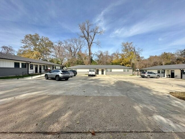 Building Photo - Coming Soon! 2 Bedroom 1 Bath in Gilmer!