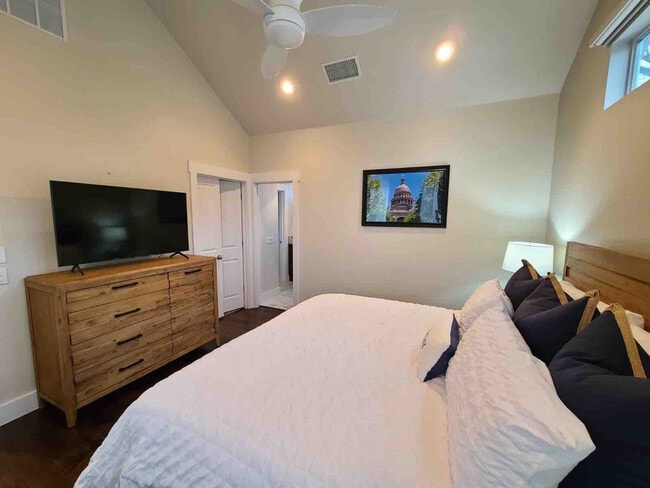 Building Photo - 1905 Frazier Ave