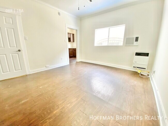 Building Photo - 4346 Lockwood Ave