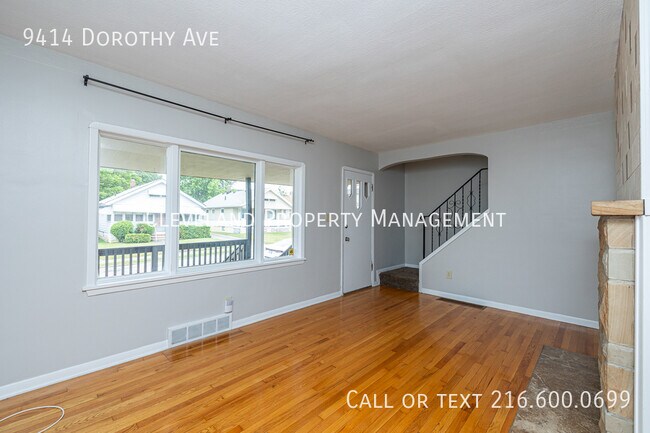 Building Photo - 9414 Dorothy Ave