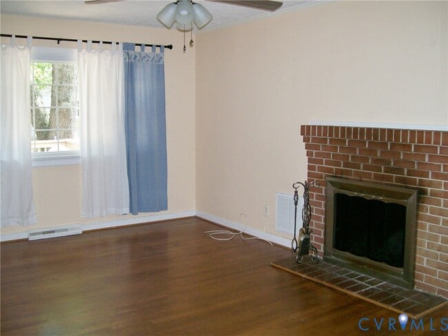 Building Photo - 1243 Peck Rd