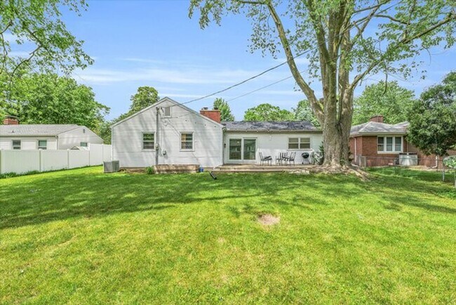 Building Photo - Renovated Ranch home in Champaign - AVAILA...