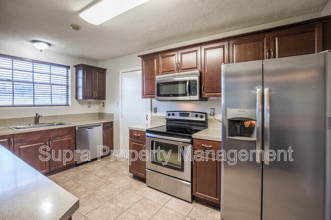 Building Photo - 1059 Glynlea Rd