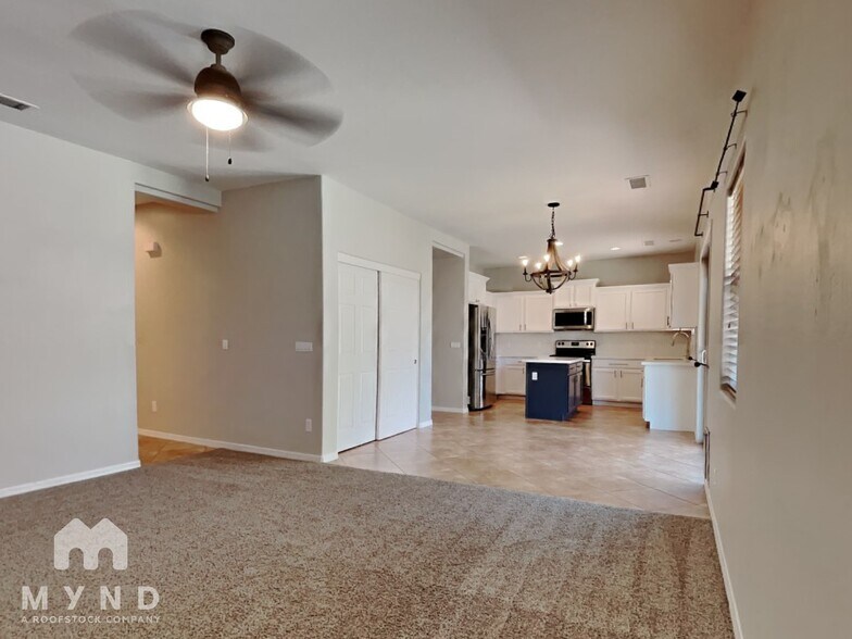 Building Photo - 18646 W Mission Ln