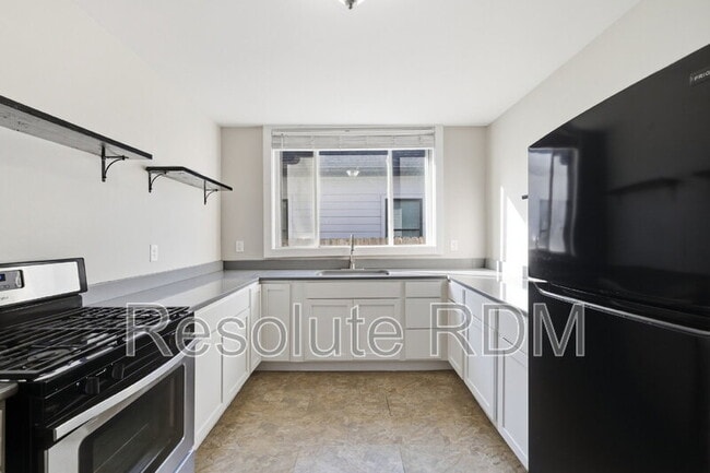 Building Photo - 1622 Yandes St