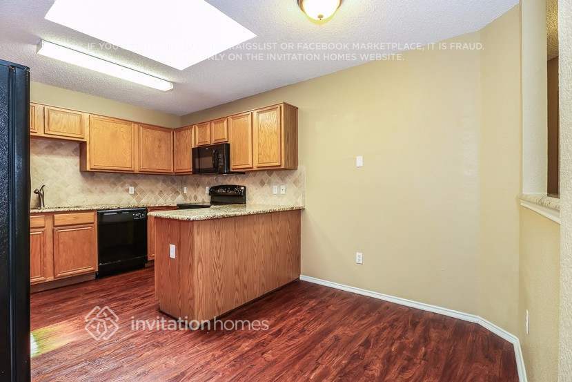 Building Photo - 5813 Northfield Dr