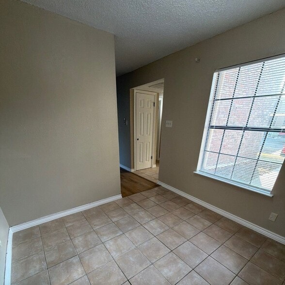 Building Photo - 4748 Old Bent Tree Ln