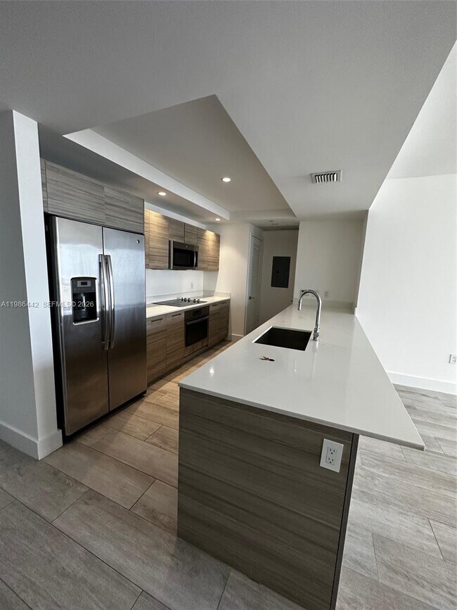 Building Photo - 121 NE 34th St