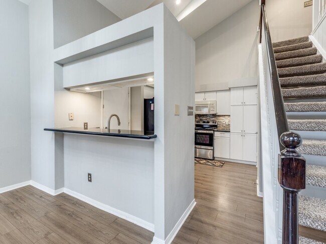 Building Photo - 39 N Lakeridge Cir