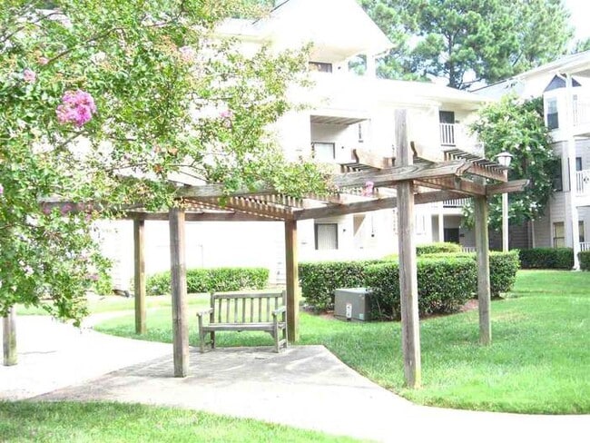 Building Photo - 600 Audubon Lake Dr