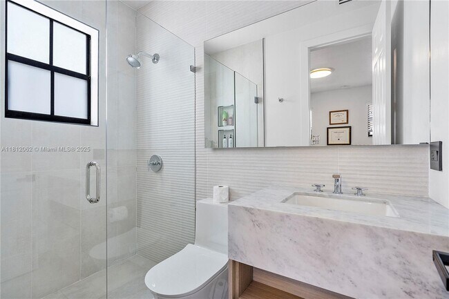 Building Photo - 9830 NW 86th Terrace
