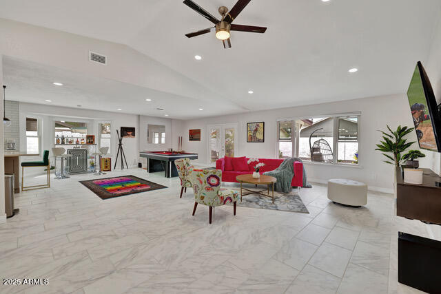 Building Photo - 6216 E Greenway Ln