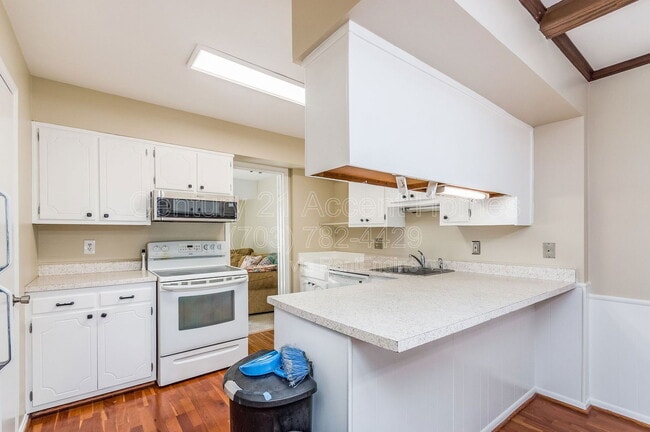 Building Photo - 14447 Cool Oak Ln