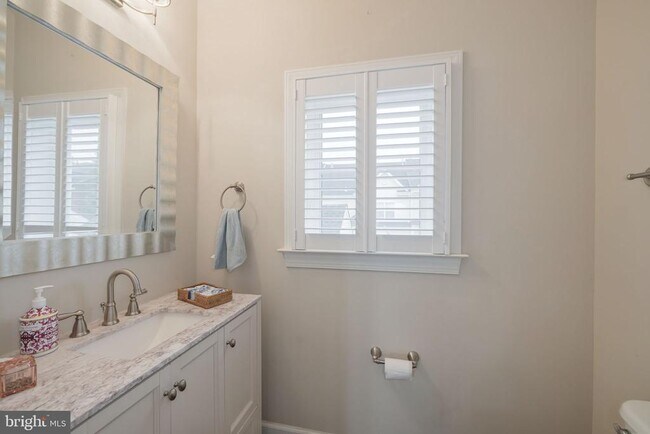 Building Photo - 610 Marina Landing Ln