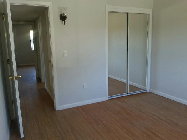 Building Photo - 3646 E Blacklidge Dr