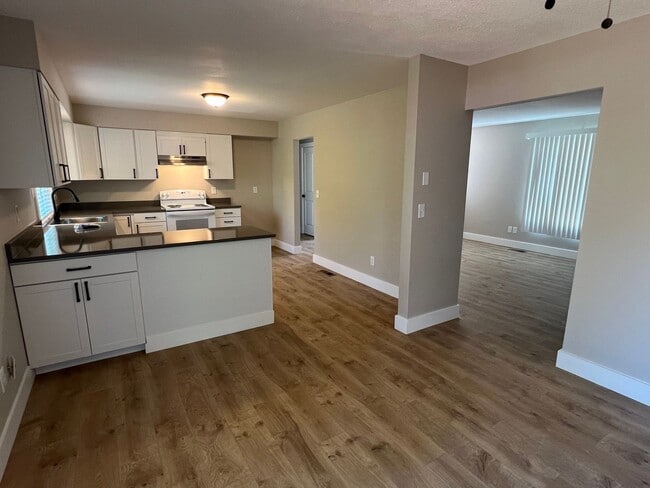 Building Photo - Remodeled 3 Bedroom in Gresham