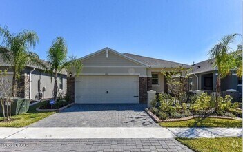 Building Photo - 325 Caryota Ct